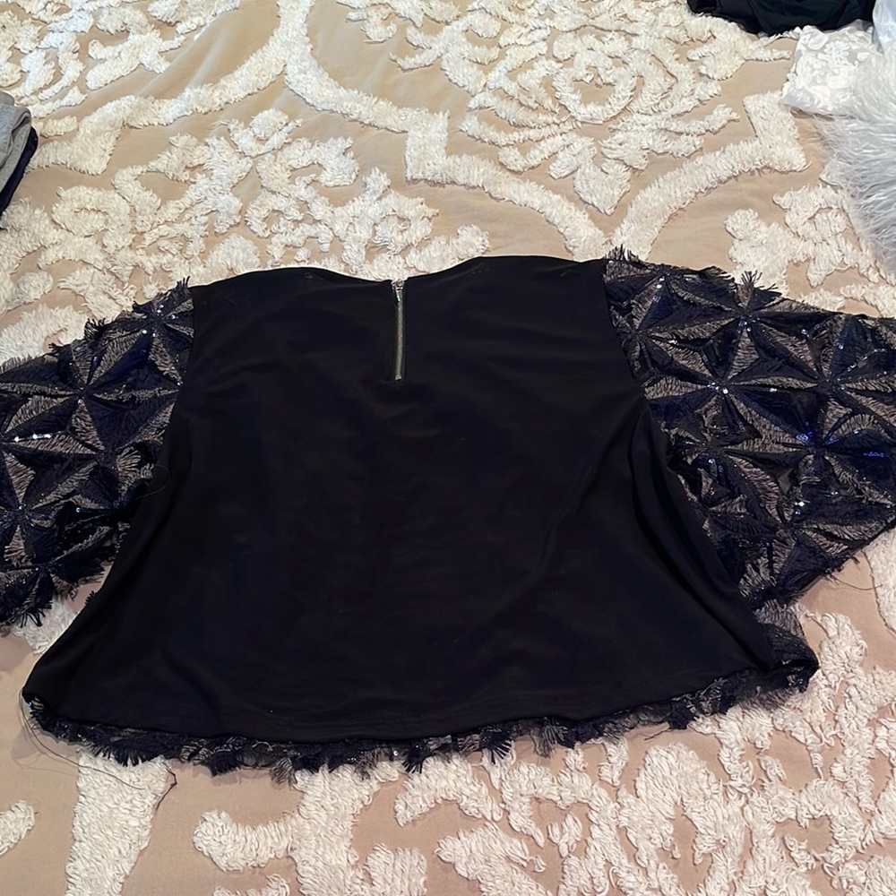 Elegant sparkle top - Picture 3 of 4